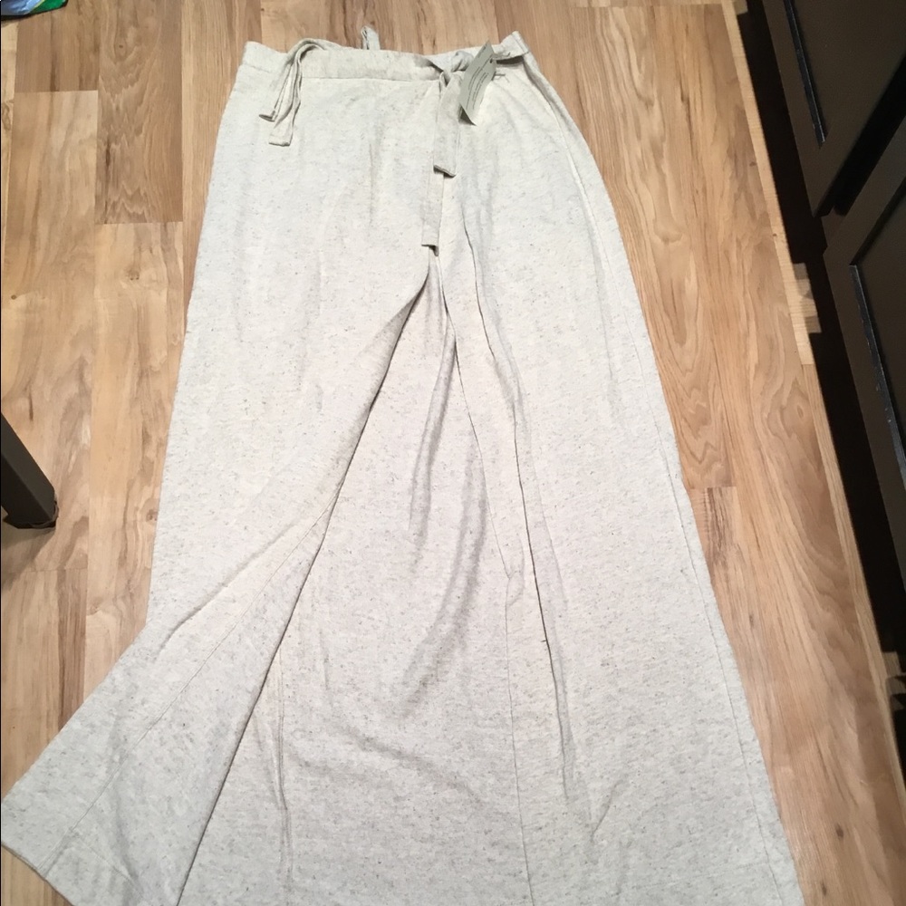 JoiTee open slit maxi skirt *offers welcome*